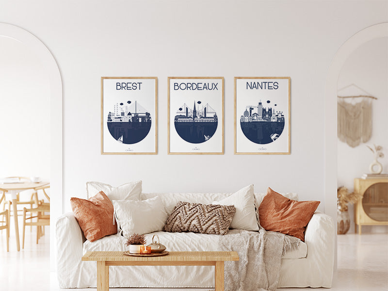 Affiches illustrées graphiques de Brest, Nantes et Bordeaux en bleu marine.