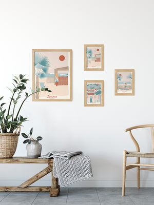 Mur de cartes postales estivales – collection illustrée incluant Lacanau La Maison.