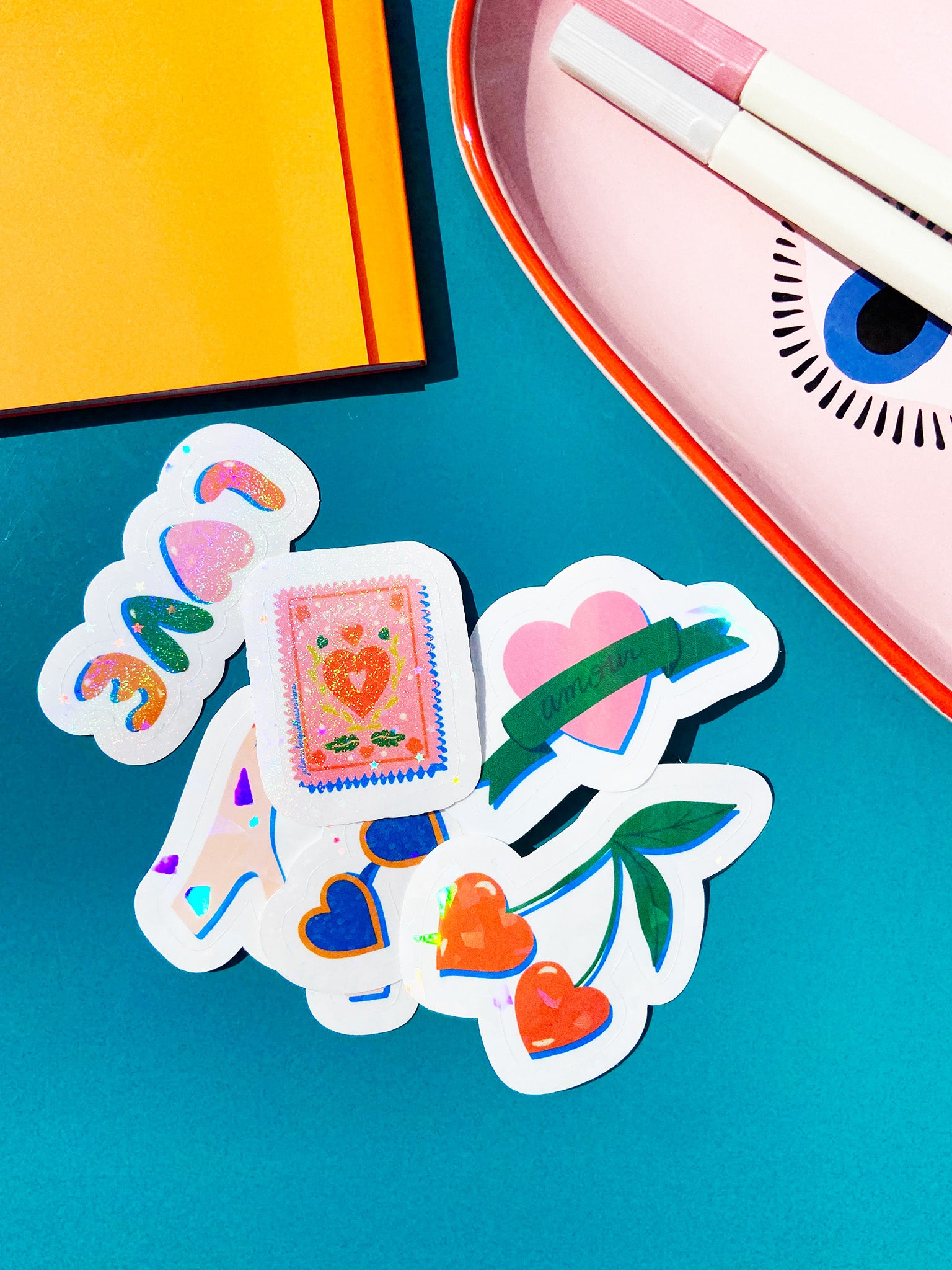 Stickers holographiques colorés Love and Good Vibes illustration Julie Roubergue