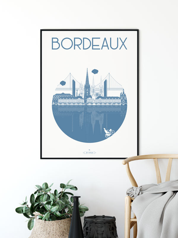 Mise en situation de l’affiche Bordeaux – La Ville au format 50x70, décoration murale chic et urbaine.